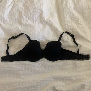 {Chantelle} Black Bra Size 34DDD